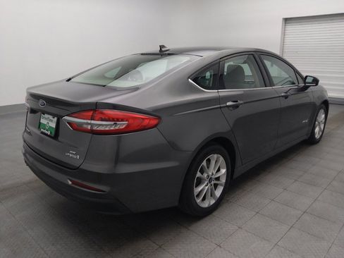 Used 2019 Ford Fusion SE FWD image 9