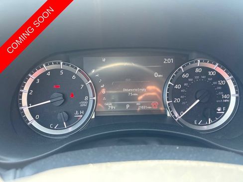Used 2024 Toyota Highlander XLE FWD image 26