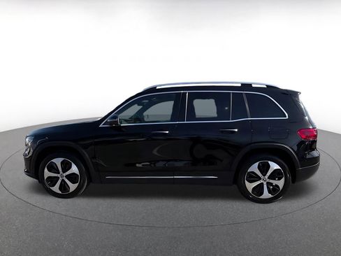 Used 2025 Mercedes-Benz GLB 250 4MATIC image 9