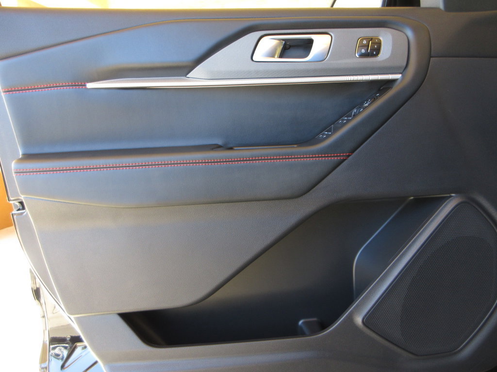 Used 2026 Ford Explorer ST-Line w/ Premium Package RWD image 10