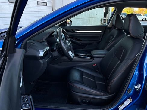 Used 2025 Nissan Altima 2.5 SR image 9