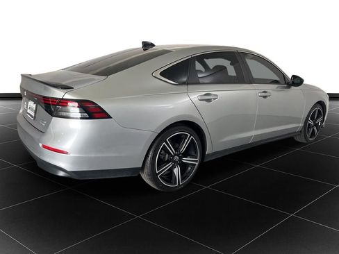 Used 2024 Honda Accord Sport image 3