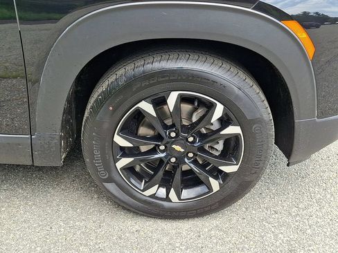 Used 2023 Chevrolet TrailBlazer LT w/ Convenience Package FWD image 9