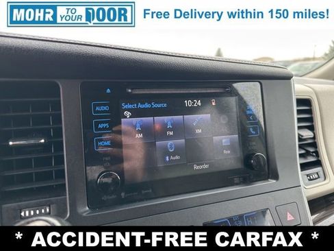 Used 2017 Toyota Sienna XLE Premium image 16