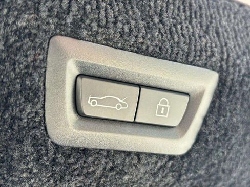 Used 2019 Rolls-Royce Phantom Sedan image 71