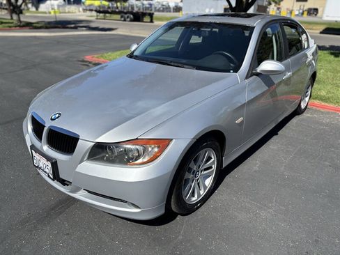 Used 2006 BMW 325i Sedan RWD image 6