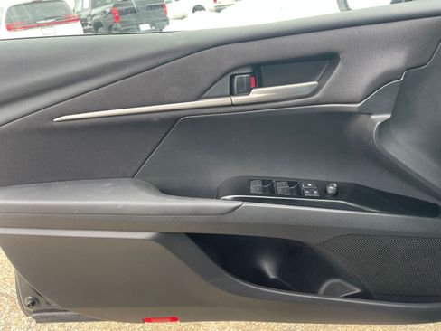 Used 2025 Toyota Camry LE image 18