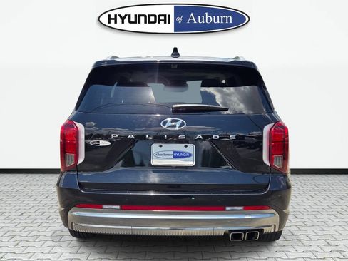 Certified 2025 Hyundai Palisade Calligraphy FWD image 6
