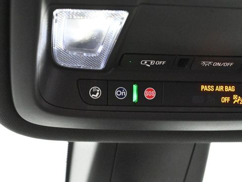 Used 2023 Chevrolet Traverse RS FWD image 26