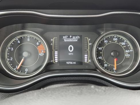 Used 2019 Jeep Cherokee Latitude Plus FWD image 23