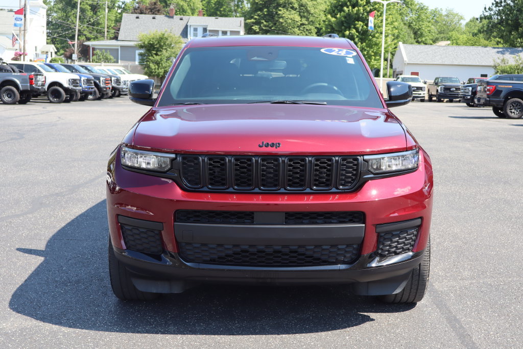 Used 2024 Jeep Grand Cherokee L Altitude AWD/4WD image 16