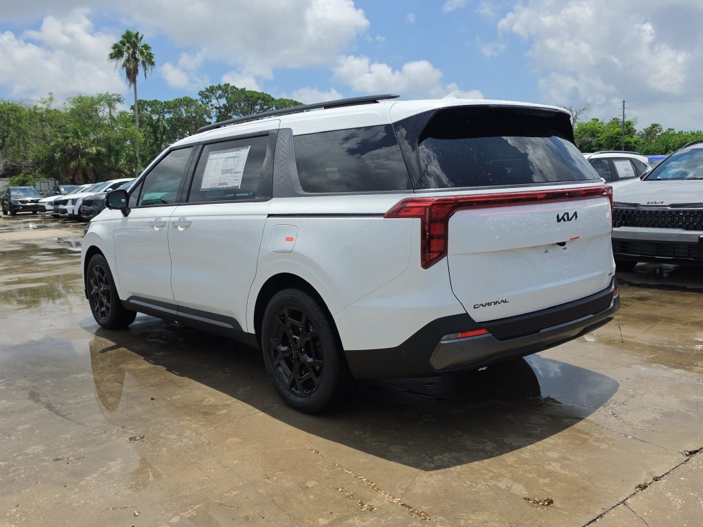 New 2026 Kia Carnival SX w/ SX Dark Edition Package FWD image 6