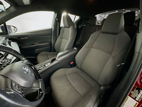 Used 2018 Toyota C-HR XLE image 13