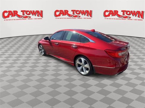 Used 2018 Honda Accord Touring image 6