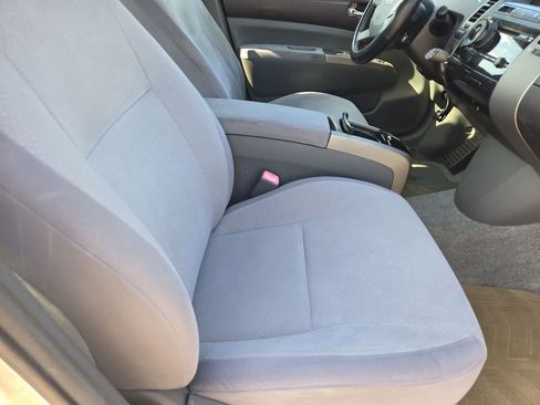 Used 2005 Toyota Prius w/ Pkg 3 FWD image 18