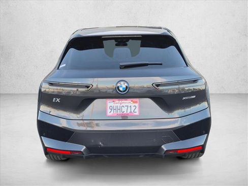 Used 2024 BMW iX xDrive50 w/ Premium Package AWD/4WD image 7