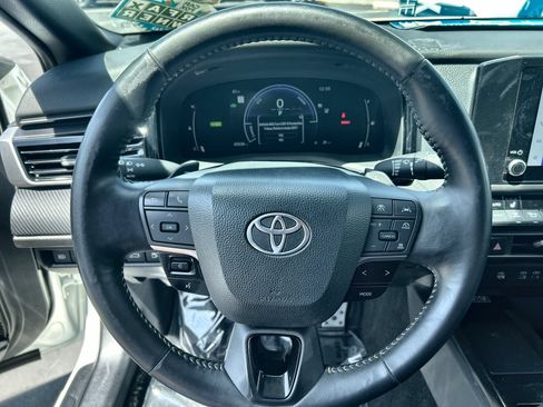 Used 2025 Toyota Camry SE w/ Convenience Package FWD image 11