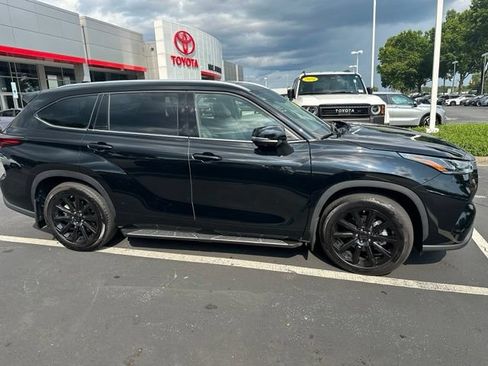 Used 2025 Toyota Highlander Platinum AWD/4WD image 10