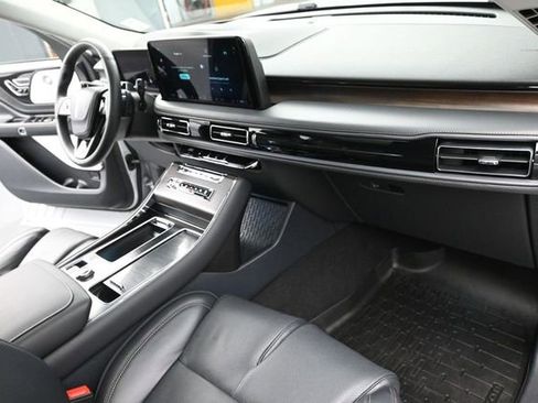 Certified 2025 Lincoln Aviator Reserve w/ Equipment Group 201A AWD/4WD image 28