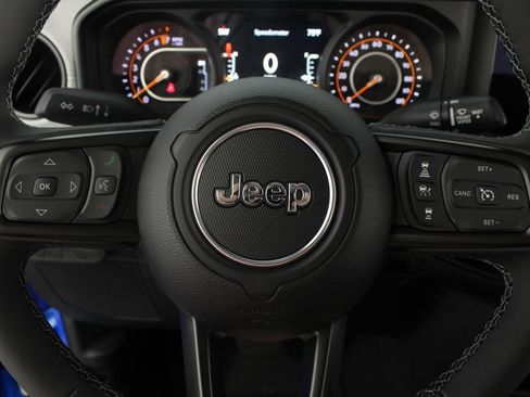 New 2026 Jeep Gladiator Sport AWD/4WD image 12