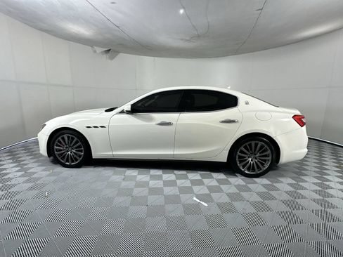 Used 2018 Maserati Ghibli RWD image 2