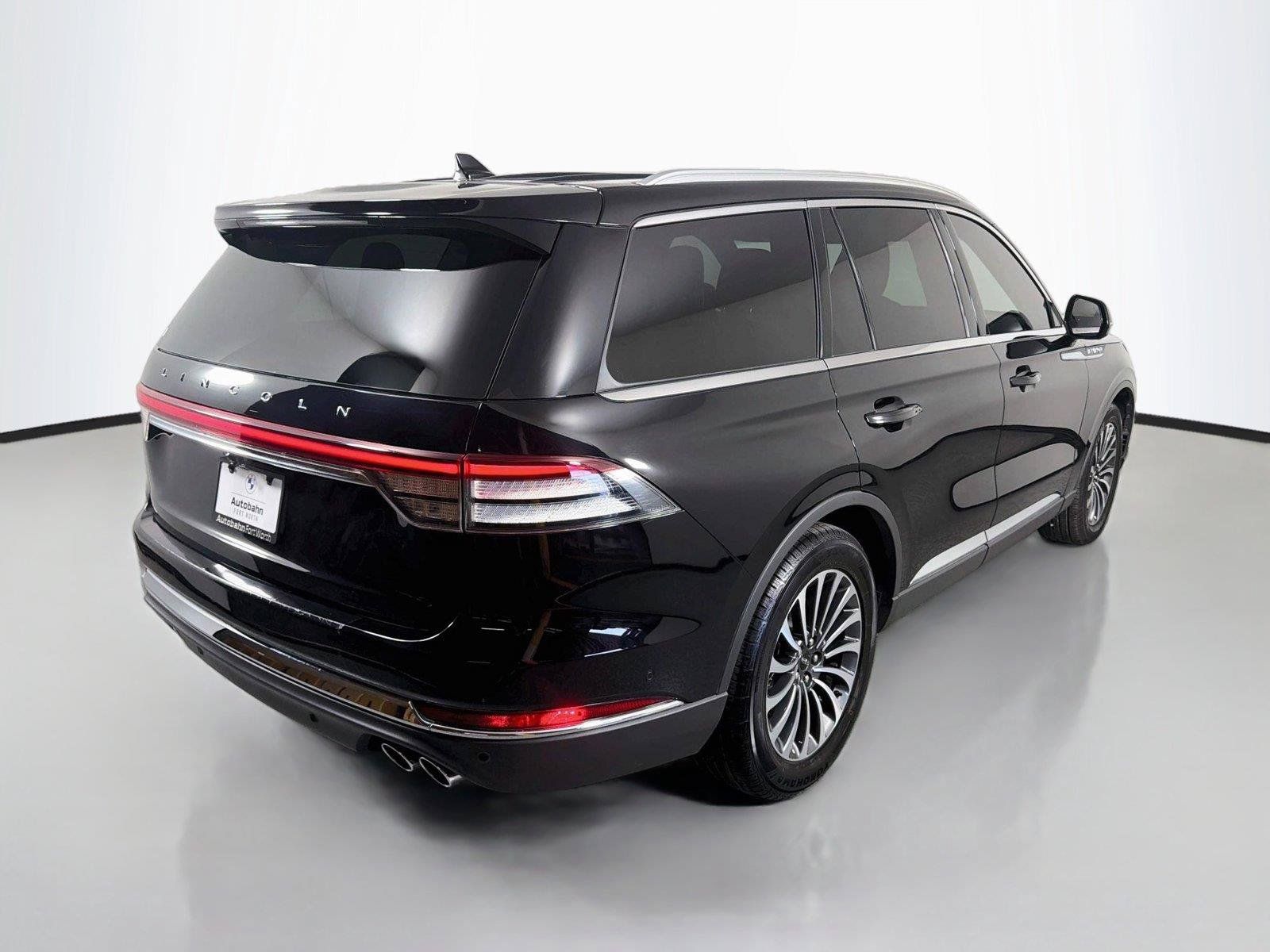 Used 2023 Lincoln Aviator Reserve w/ Equipment Group 201A RWD image 5