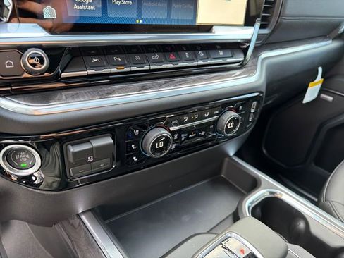 New 2026 Chevrolet Silverado 1500 LTZ w/ LTZ Premium Package AWD/4WD image 31