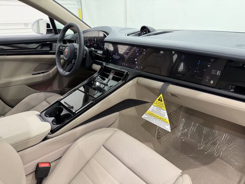 New 2026 Porsche Panamera 4 image 24