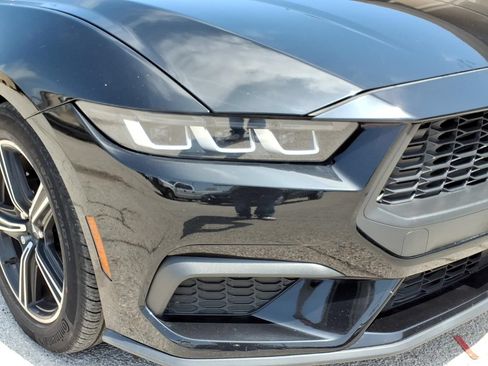 Used 2024 Ford Mustang Coupe RWD image 12