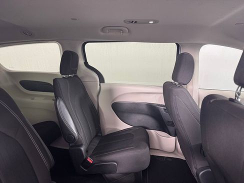 Used 2024 Chrysler Voyager LX image 24