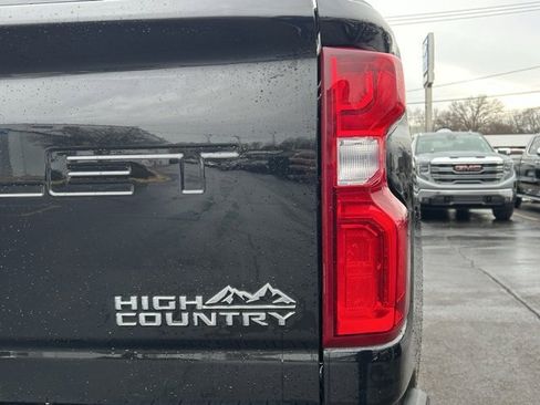 Used 2022 Chevrolet Silverado 3500 High Country w/ Technology Package image 7