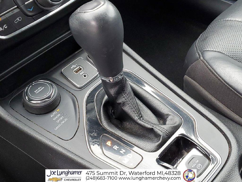 Used 2020 Jeep Cherokee Limited AWD/4WD image 16