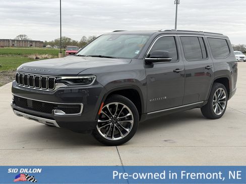 Used 2023 Jeep Wagoneer Series III w/ Premium Group I AWD/4WD image 1