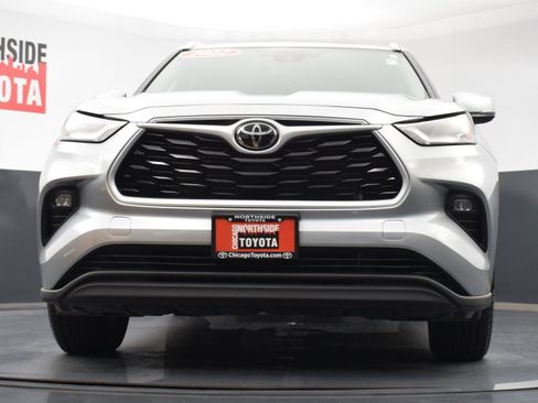 Used 2022 Toyota Highlander XLE image 34