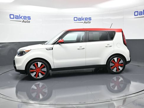 Used 2016 Kia Soul + w/ Designer's Package FWD image 5