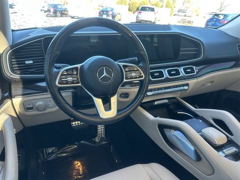 Used 2022 Mercedes-Benz GLS 450 4MATIC image 25