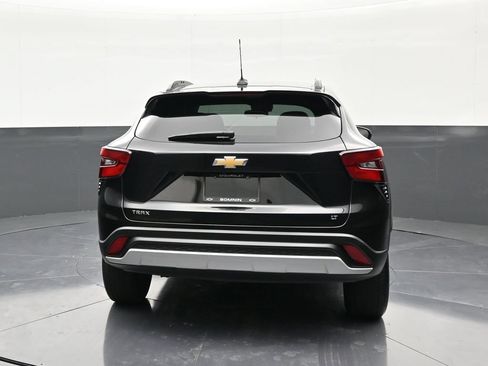 Used 2024 Chevrolet Trax LT FWD image 4