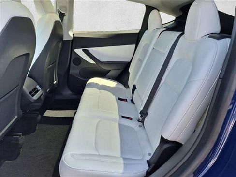 Used 2021 Tesla Model Y Long Range AWD/4WD image 19