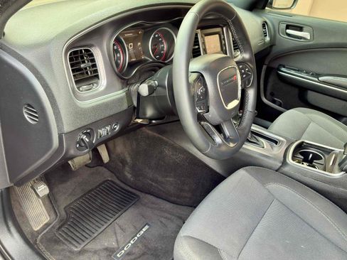 Used 2015 Dodge Charger SE RWD image 18