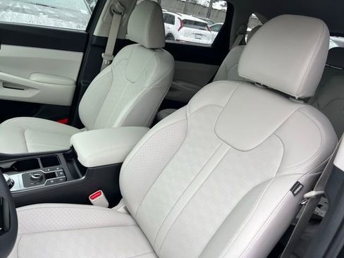 Used 2025 Kia Sorento EX AWD/4WD image 15