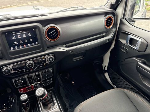 Used 2021 Jeep Gladiator Mojave w/ LED Lighting Group AWD/4WD image 27
