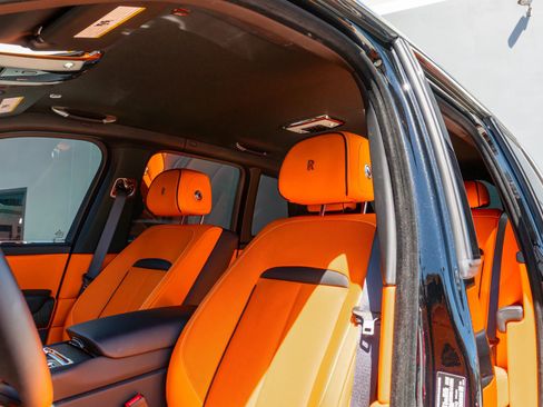 Used 2025 Rolls-Royce Cullinan image 50