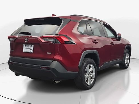 Used 2020 Toyota RAV4 XLE w/ Convenience Package FWD image 8