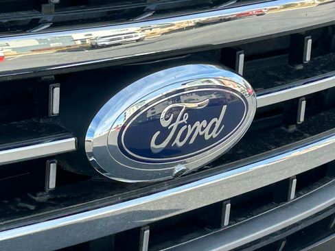 Used 2023 Ford F150 Lariat w/ Trailer Tow Package image 12