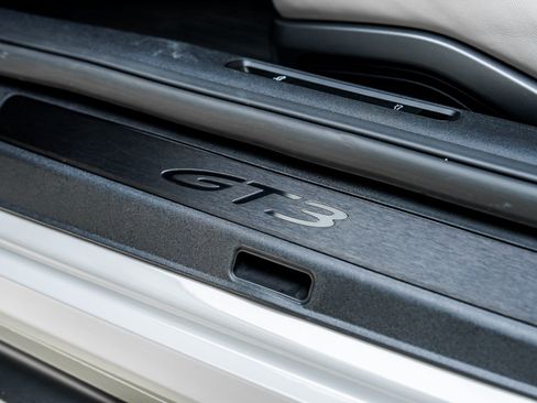 Used 2023 Porsche 911 GT3 RWD image 33