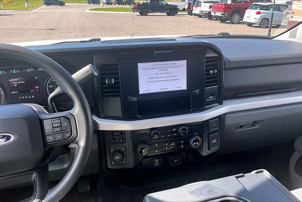 Used 2025 Ford F350 XLT AWD/4WD image 6