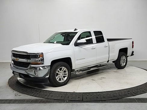 Used 2017 Chevrolet Silverado 1500 LT w/ All Star Edition image 3