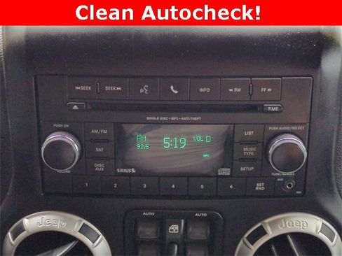 Used 2014 Jeep Wrangler Unlimited Freedom Edition image 17