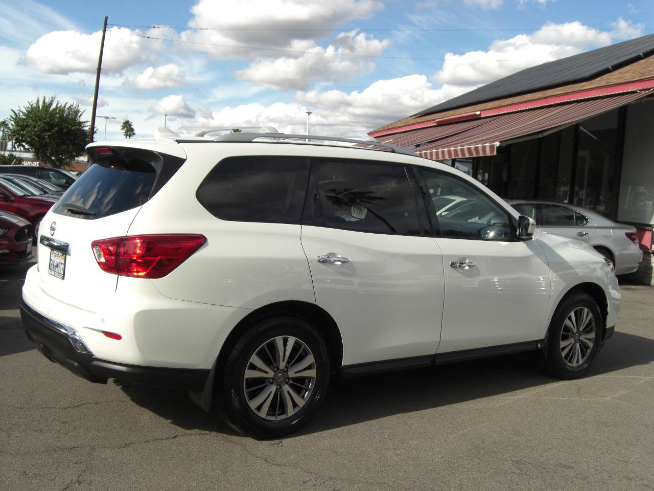 Used 2020 Nissan Pathfinder S FWD image 14