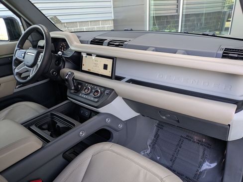 Used 2020 Land Rover Defender 110 HSE image 31